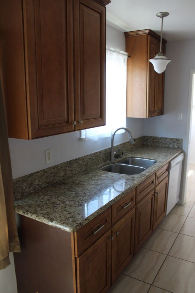 Building Photo - Upgraded 3 Bedroom Home in Whittier