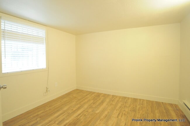 Building Photo - 5028 9th Ave NE