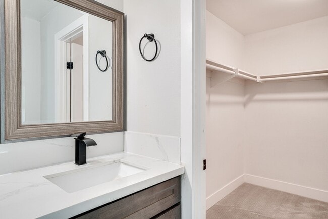 Building Photo - Dain House