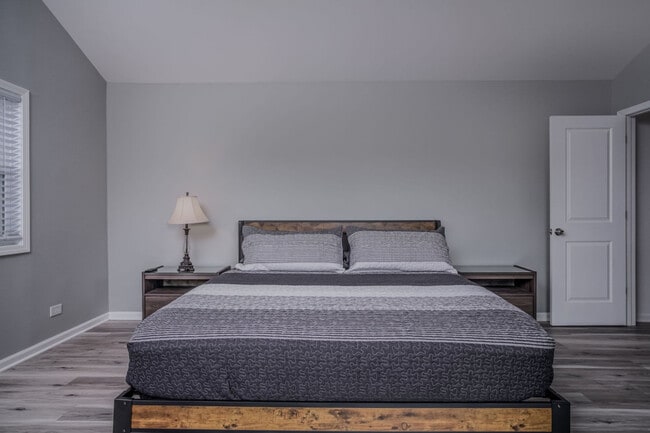 Building Photo - 3407 Venice Ave