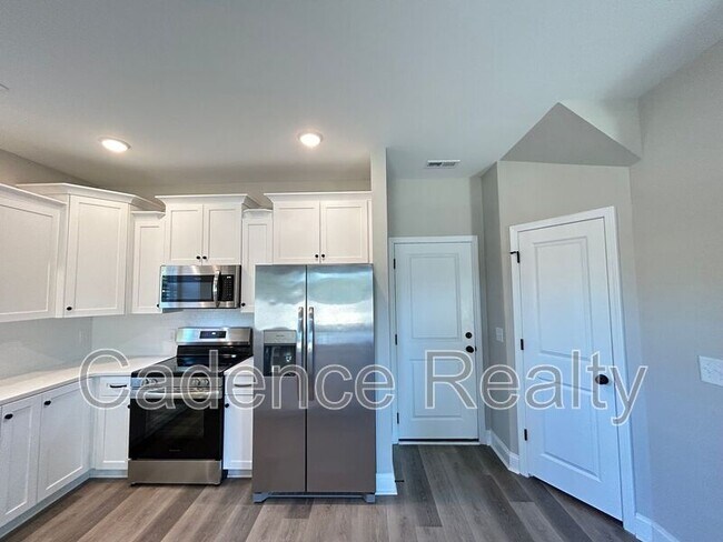 Building Photo - 1637 Grey Cliff Run