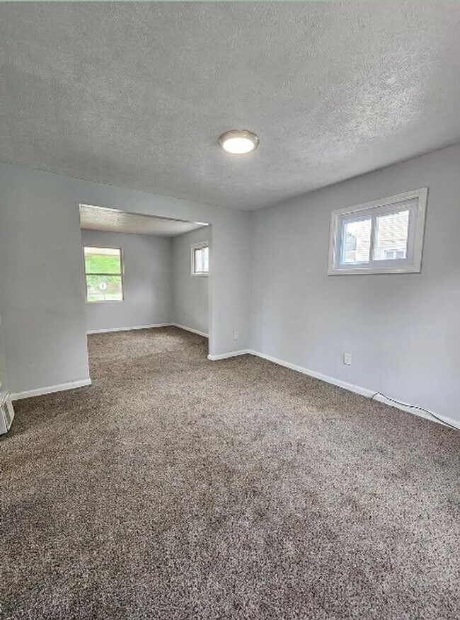 Building Photo - 10422 Dove Ave