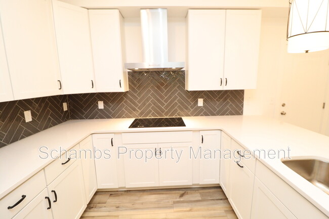 Building Photo - 110 Byrum St