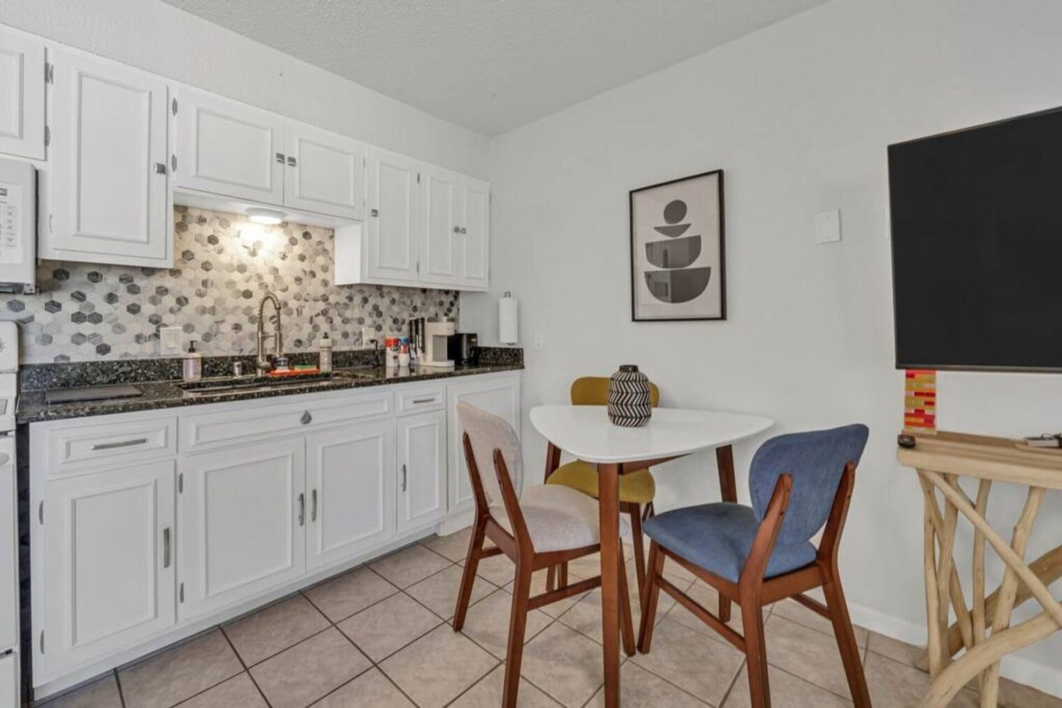 Building Photo - 302 Santa Rosa Blvd