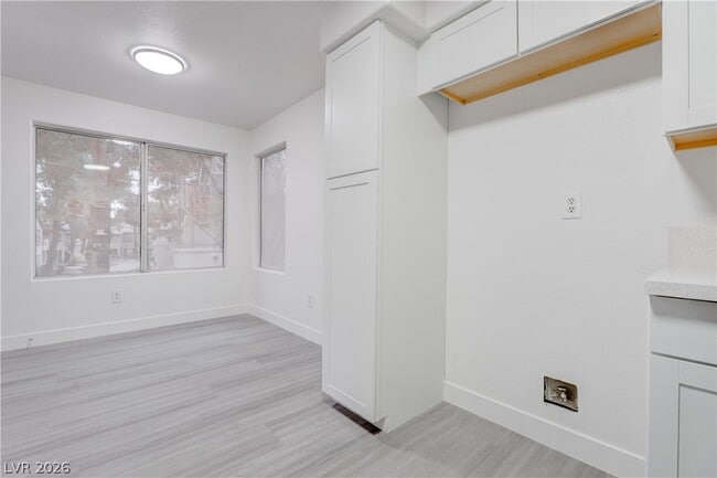 Building Photo - 3060 Tarpon