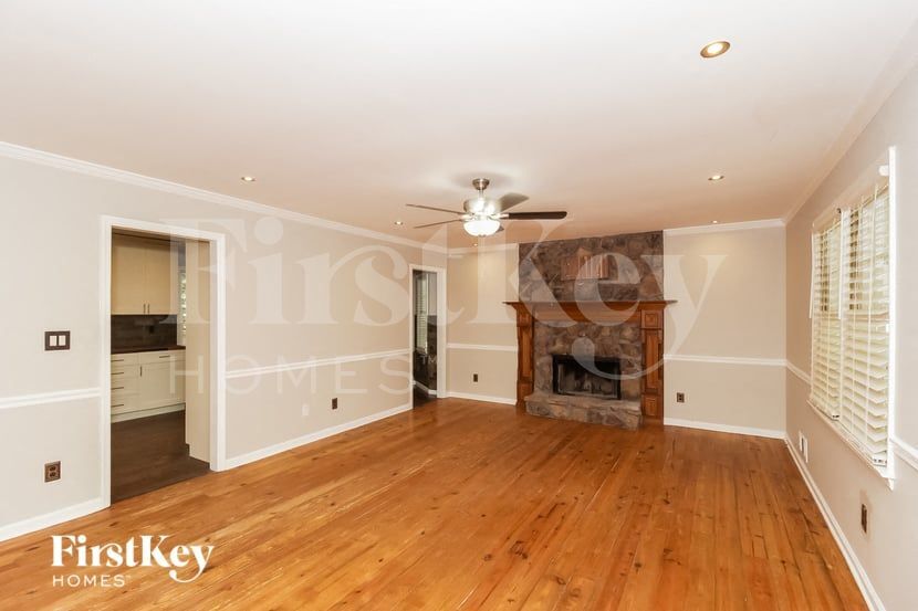 Building Photo - 4295 Hickory Point Dr