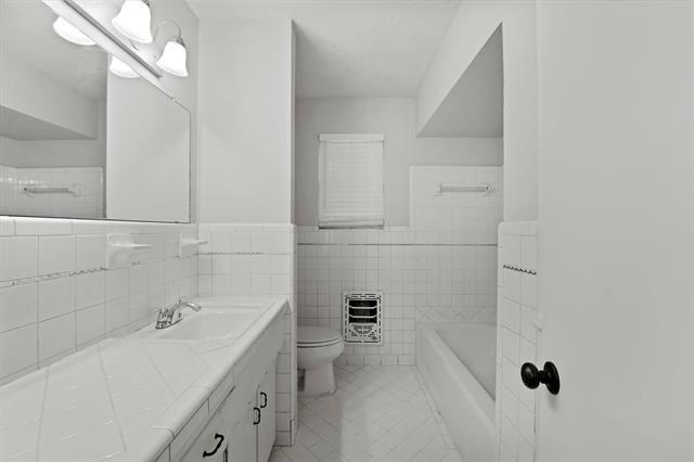 Building Photo - 2359 St Francis Ave