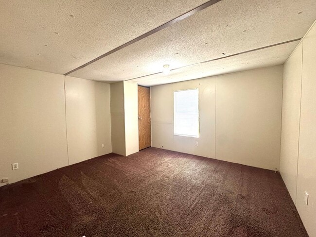 Building Photo - Sweet 2 Bedroom 2 Bathroom singlewide in Green Acres Mobile Home Park in Greenwood, FL