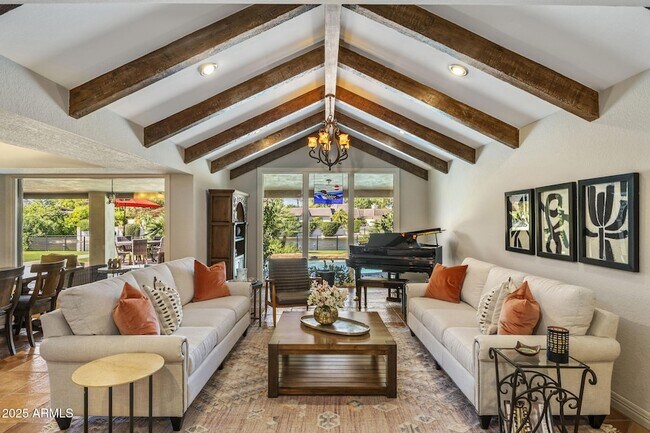 Building Photo - 7620 E Vía Del Placito