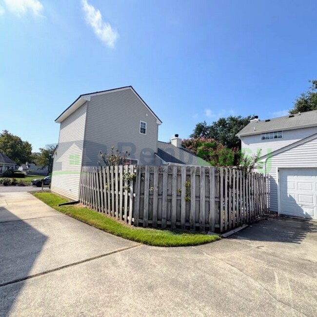 Building Photo - 2258 New Kent Ct