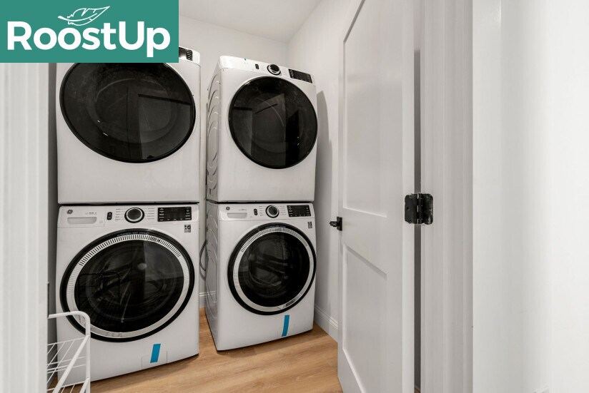 Building Photo - RoostUp Furnished Private Bedroom with Pri...