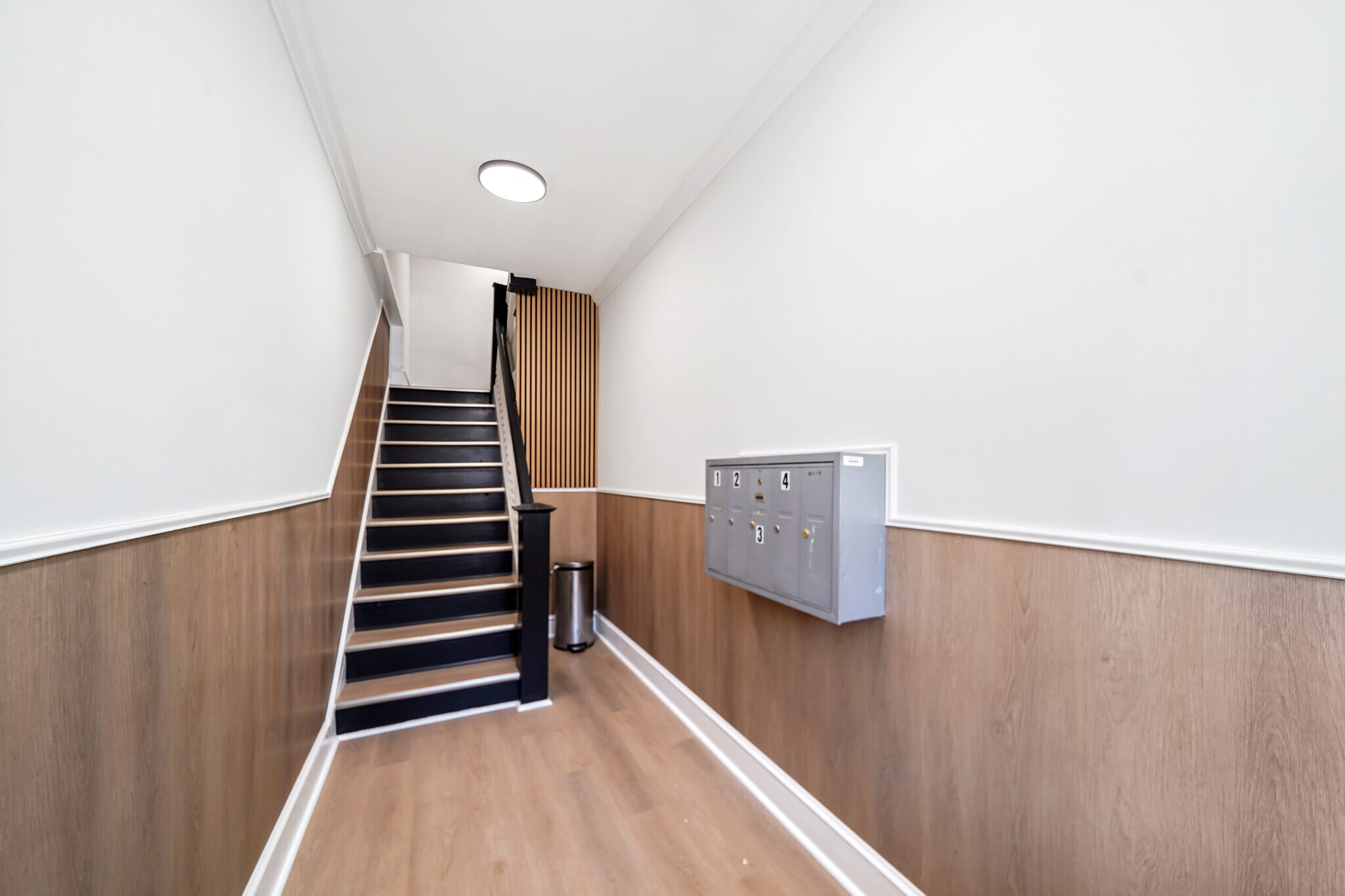 Common Area - 104 Forrest Ave