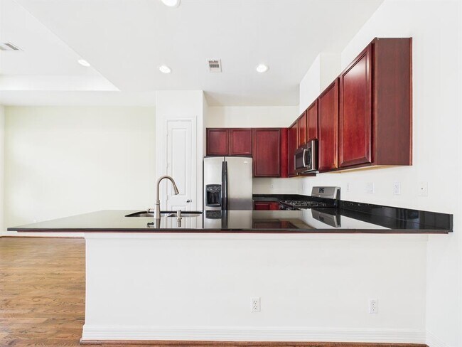 Building Photo - 3805 Center Plaza Dr