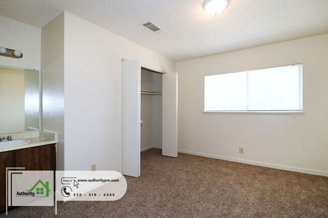 Building Photo - 333 Boulder Creek Dr