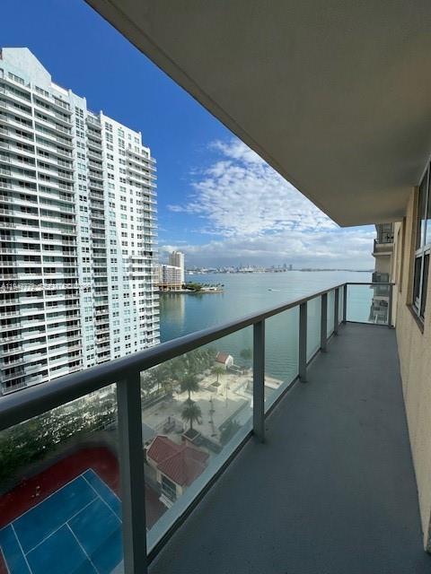 Building Photo - 1155 Brickell Bay Dr