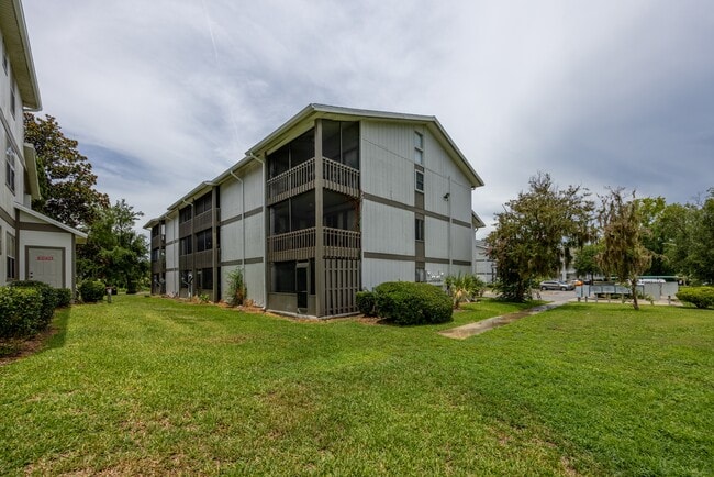 Building Photo - 6519 W Newberry Rd