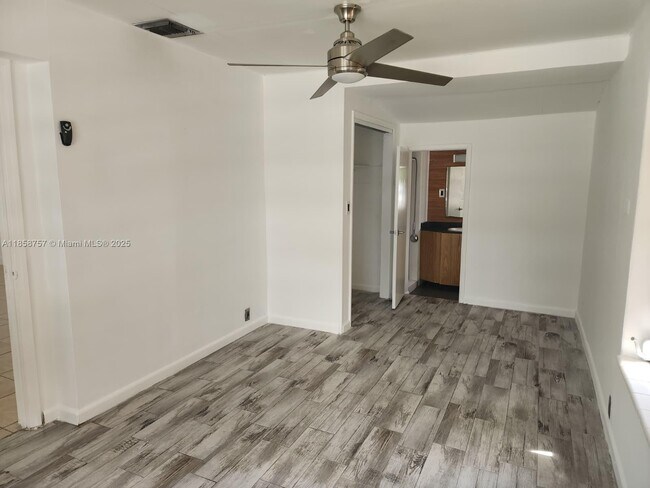 Building Photo - 7130 Granada Blvd