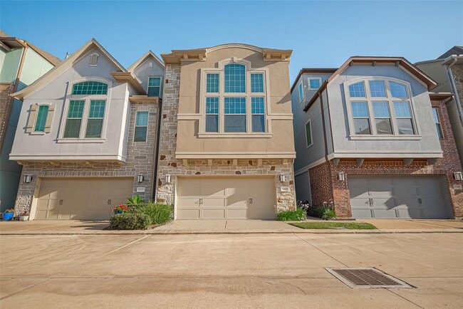 Primary Photo - 11007 Acorn Falls Dr
