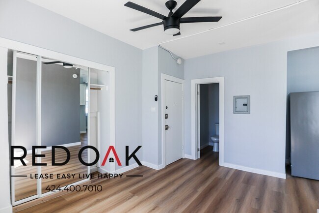 Building Photo - Bright One Bedroom with Stainless Steel Ap...