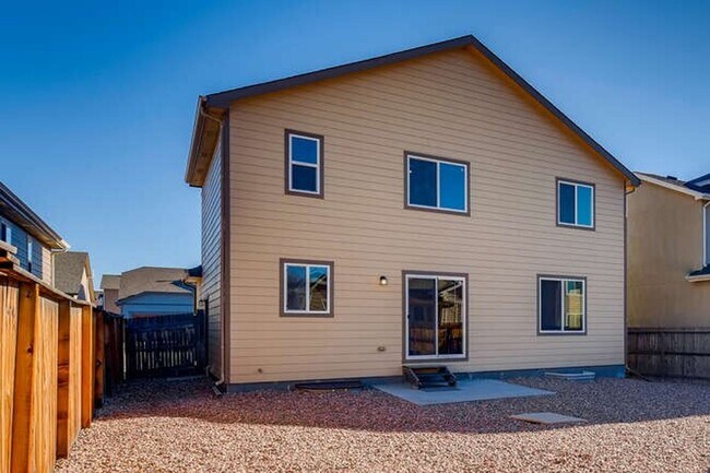 Building Photo - Evolve Real Estate: Available November 1 U...
