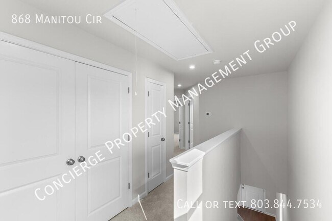 Building Photo - 868 Manitou Cir