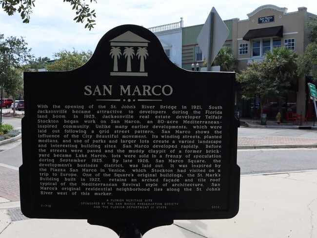 Building Photo - Charming 1/1 in Historic San Marco!