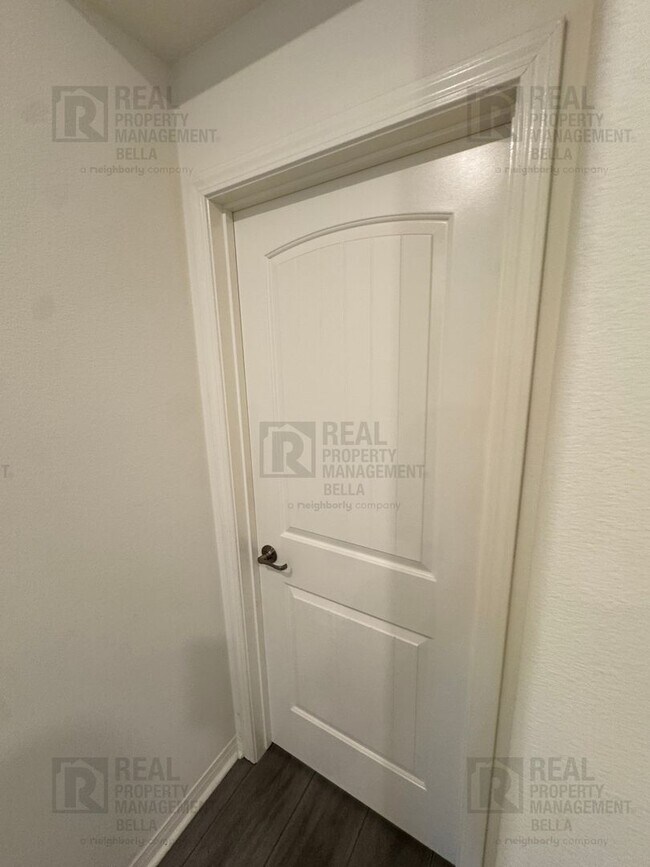 Building Photo - Cul-De-Sac Home in Heritage Lake Featuring Downstairs Bedroom & Bath + Loft