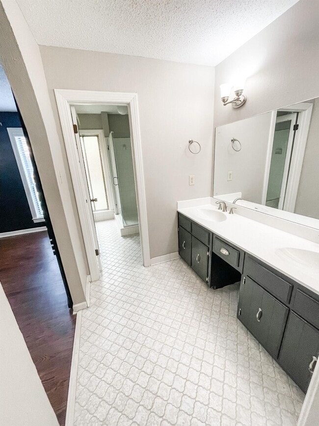 Building Photo - 5372 Edenshire Cove