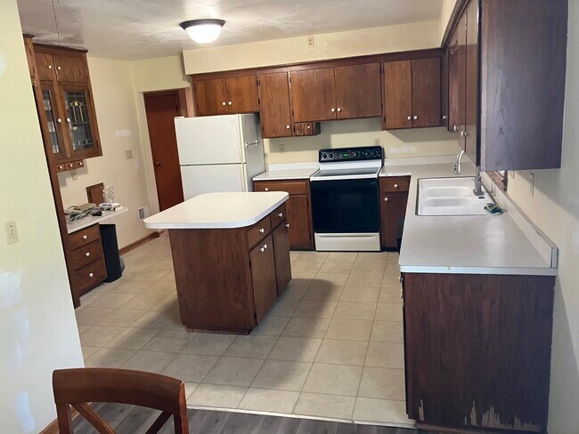 Building Photo - 100 N 80th St