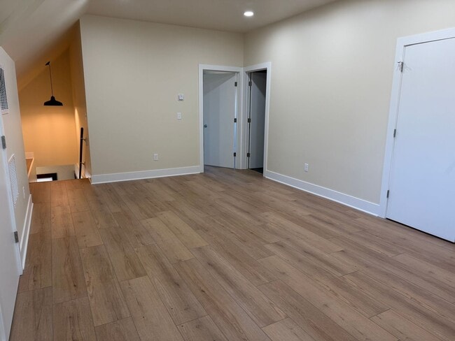 Building Photo - 815 E Locust St