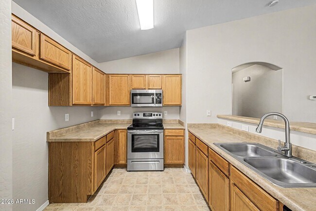 Building Photo - 2159 W Pinkley Ave