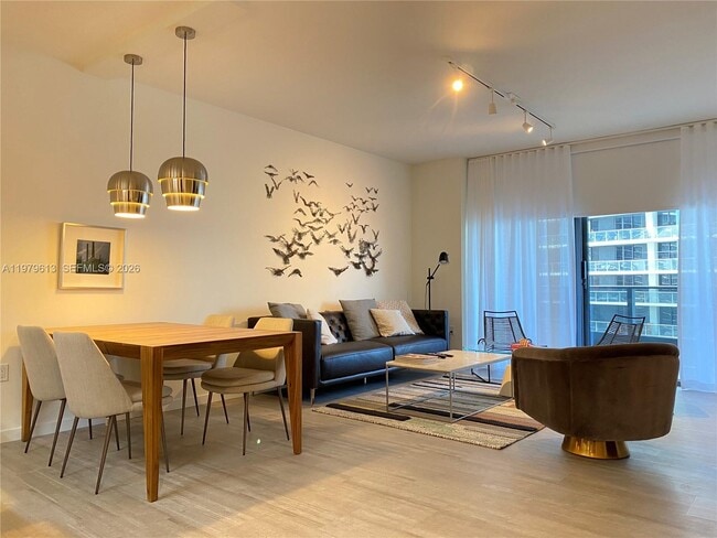 Building Photo - 1000 Brickell Plaza