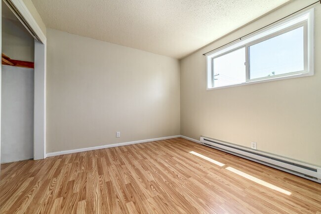 Building Photo - 2081 L St