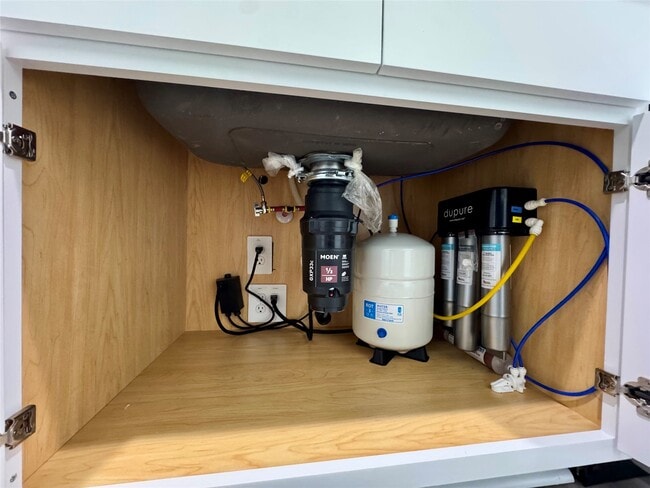 Building Photo - 2216 Laurel Bloom Ln