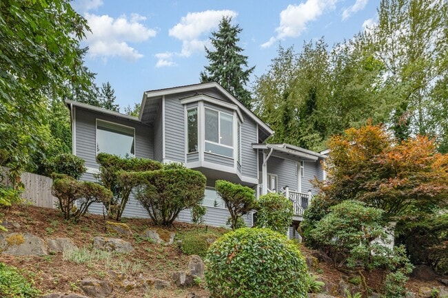 Building Photo - 5 bed 4 bath home in somerset available 9/1