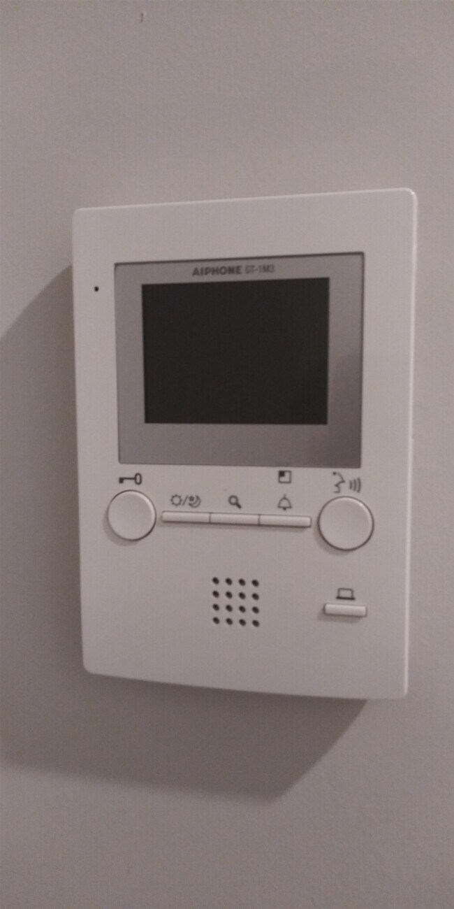 Building Photo - 801 Summit Ave