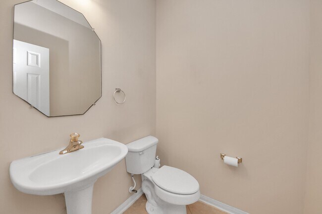 Building Photo - 822 Glen Abbey Dr