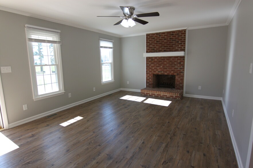 Building Photo - 8608 Manns Loop Rd