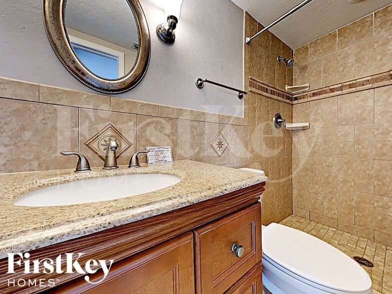 Building Photo - 9220 Lido Ln