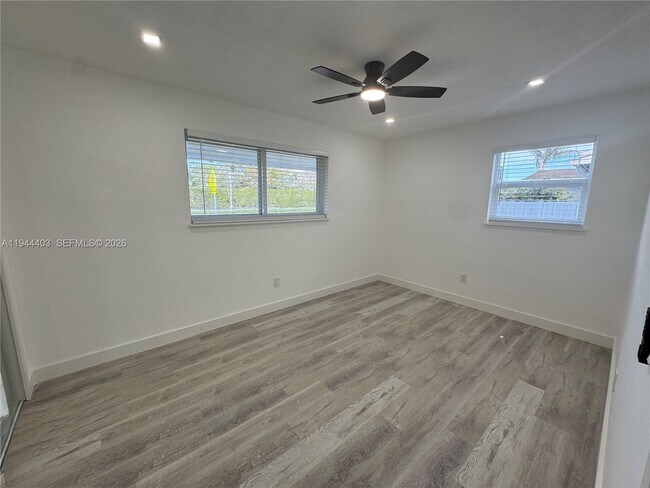 Building Photo - 8600 Taft St