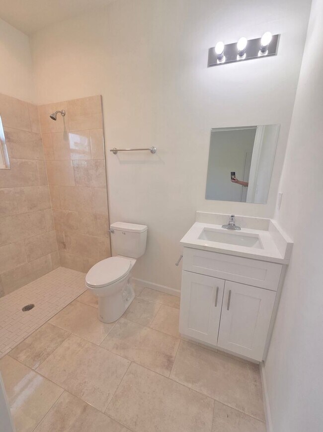 Building Photo - BRAND NEW HOME-2/2/1