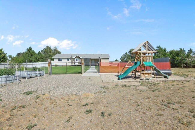 Building Photo - 5 Bed 3 Bath Home in Rigby