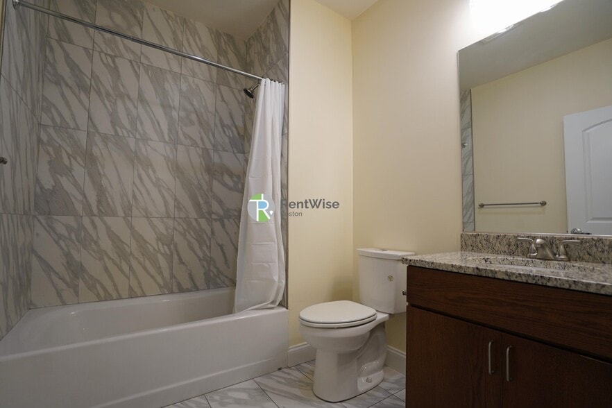 Building Photo - 315 Broadway