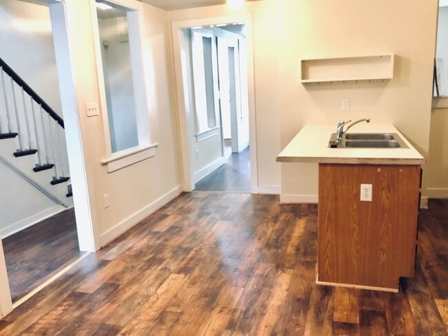 Building Photo - Three-Bedroom Duplex in Downtown Richmond