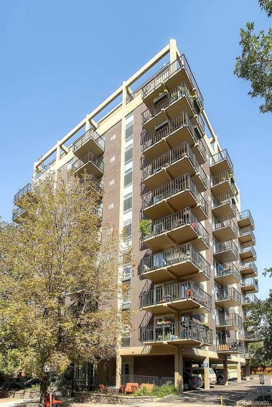 Building Photo - 1150 Vine St