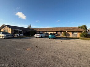 Building Photo - 817 Gleason Pkwy