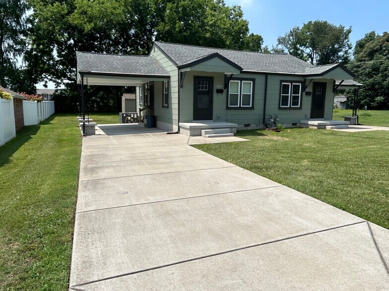 Front of Duplex/Unit B to right - 102 Ross Dr