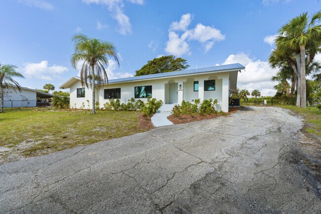 Building Photo - 4003 S Indian River Dr