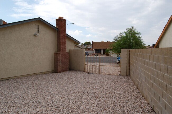 Building Photo - 7185 Acorn Ct