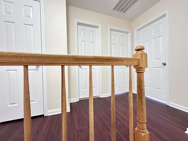 Building Photo - Wonderful townhome with recent upgrades..a...